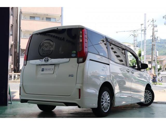 Toyota NOAH 2014-02 7812141-3