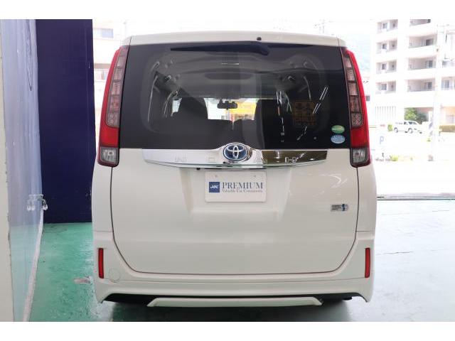 Toyota NOAH 2014-02 7812141-5