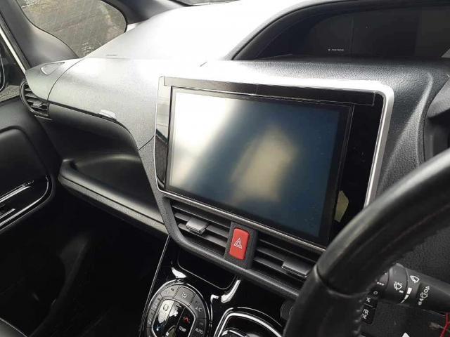 Toyota NOAH 2017-09 7812145-4