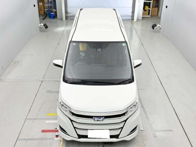 Toyota NOAH 2017-09 7812145-5