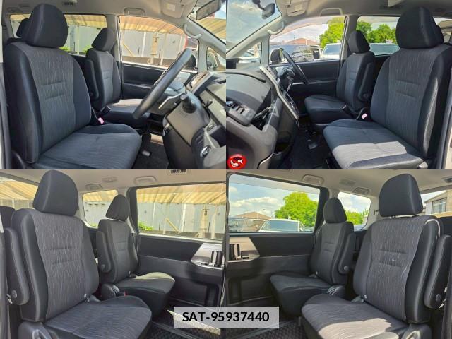 Toyota NOAH 2010-08 7812205-3