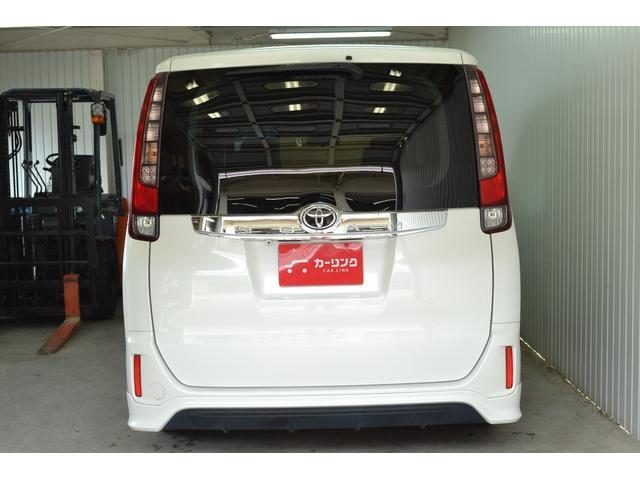 Toyota NOAH 2015-07 7812318-1