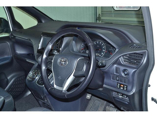 Toyota NOAH 2015-07 7812318-16