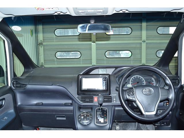 Toyota NOAH 2015-07 7812318-2
