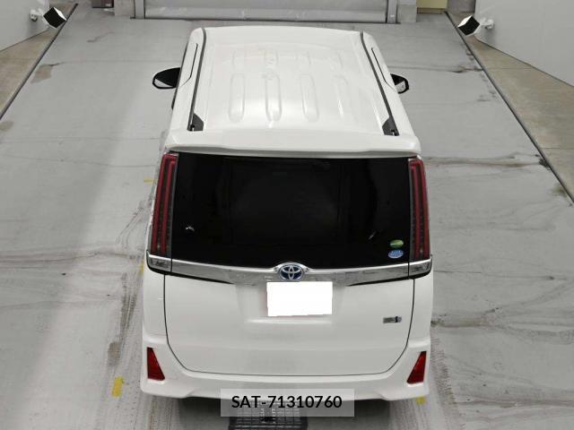 Toyota NOAH 2017-07 7812367-10