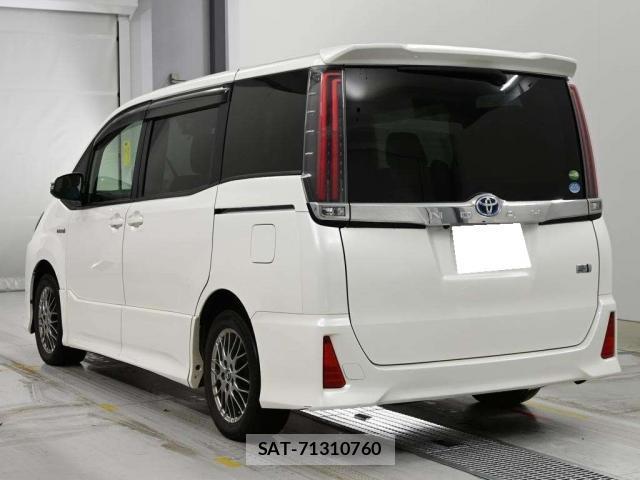 Toyota NOAH 2017-07 7812367-3