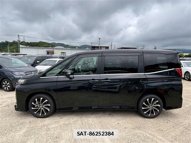 Toyota NOAH 2025-10 7812393-12