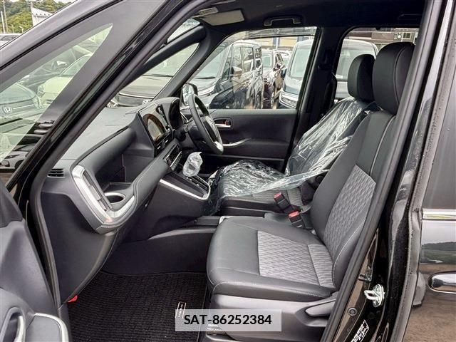 Toyota NOAH 2025-10 7812393-4