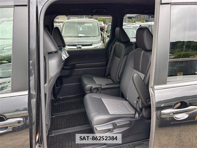 Toyota NOAH 2025-10 7812393-5