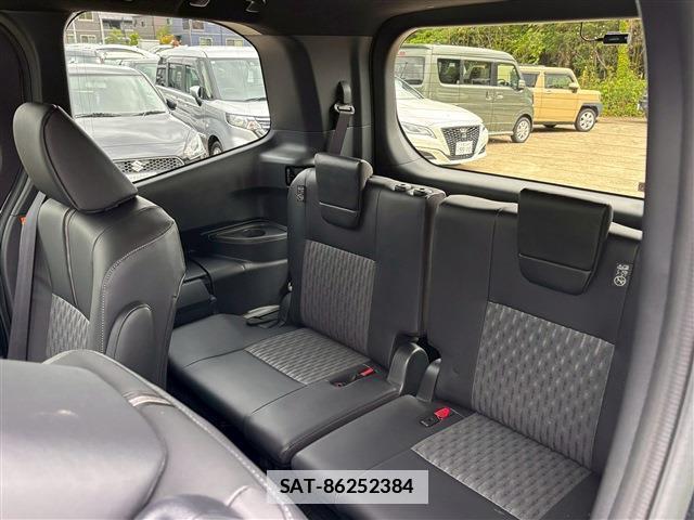 Toyota NOAH 2025-10 7812393-6