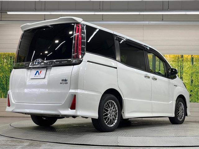 Toyota NOAH 2017-12 7812597-16