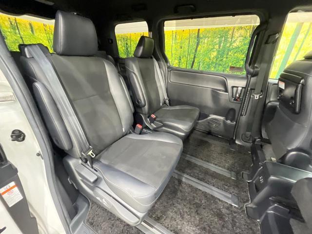 Toyota NOAH 2017-12 7812597-8