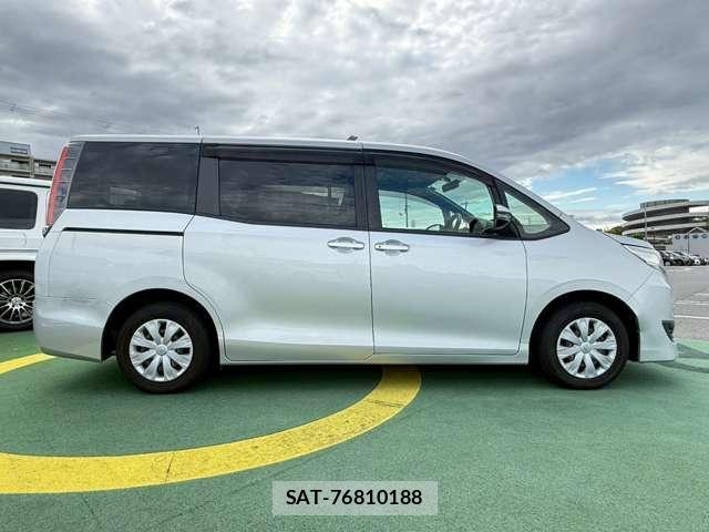 Toyota NOAH 2018-11 7812680-2
