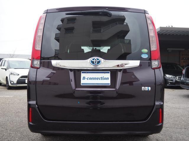 Toyota NOAH 2014-07 7812895-4