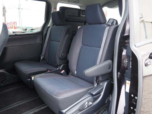Toyota NOAH 2014-07 7812895-9