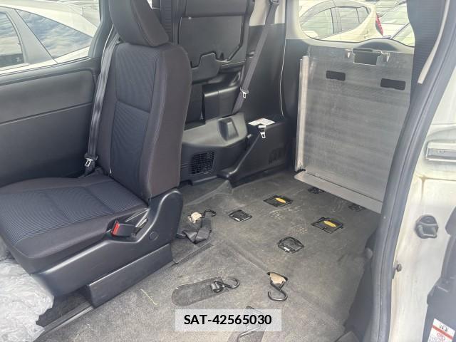Toyota NOAH 2021-05 7813480-3