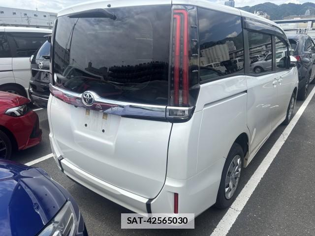 Toyota NOAH 2021-05 7813480-5