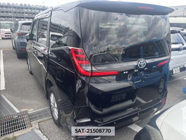 Toyota NOAH 2023-04 7813484-3
