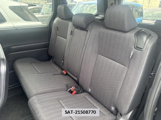 Toyota NOAH 2023-04 7813484-7