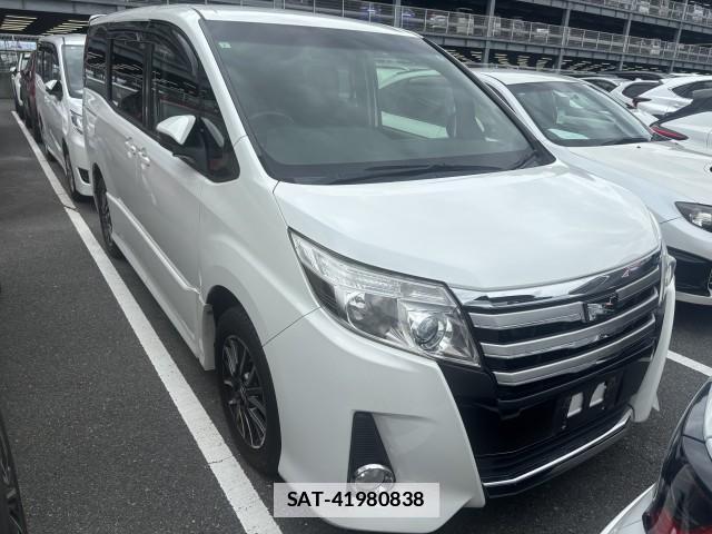 Toyota NOAH 2014-06 7813492-1