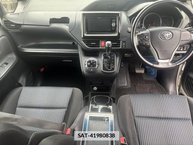 Toyota NOAH 2014-06 7813492-7