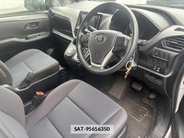 Toyota NOAH 2021-01 7813499-9