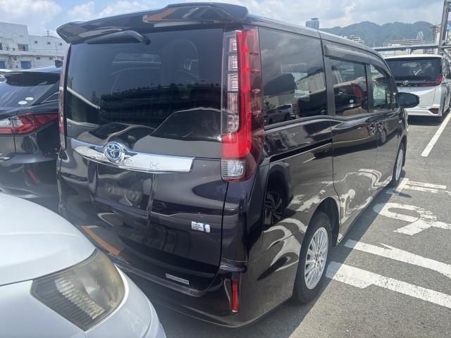 Toyota NOAH 2016-03 7813521-4