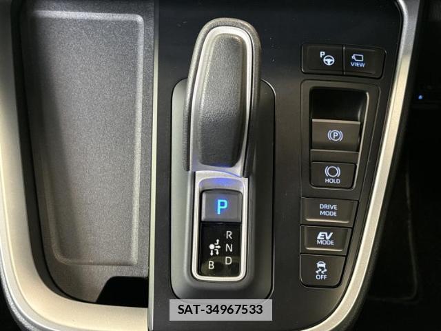 Toyota NOAH 2025-05 7813592-17