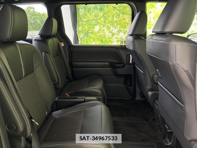 Toyota NOAH 2025-05 7813592-4