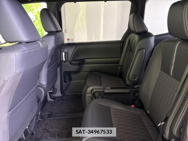 Toyota NOAH 2025-05 7813592-7