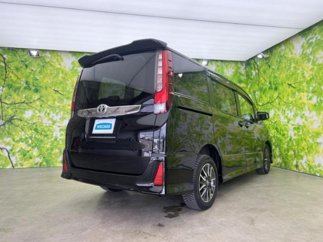 Toyota NOAH 2015-04 7813624-2
