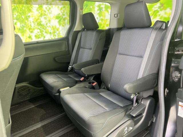 Toyota NOAH 2015-04 7813624-7