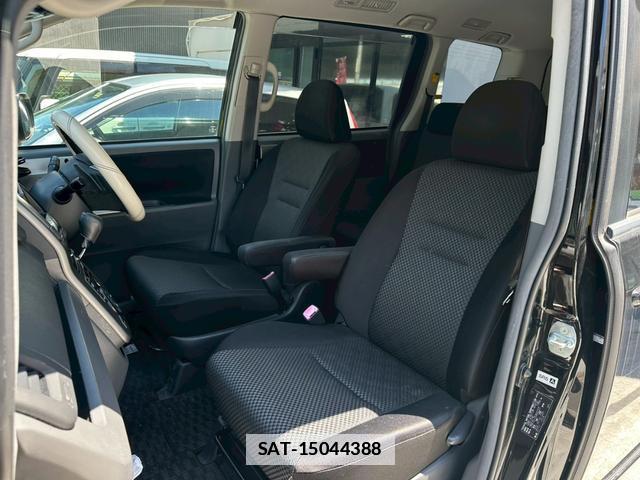 Toyota NOAH 2008-02 7813885-14