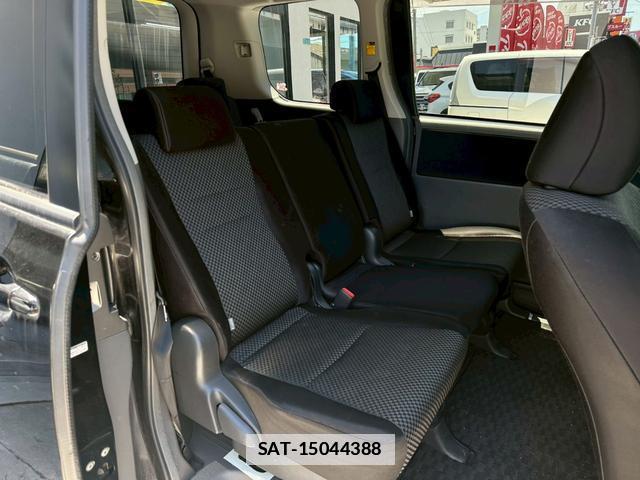 Toyota NOAH 2008-02 7813885-16