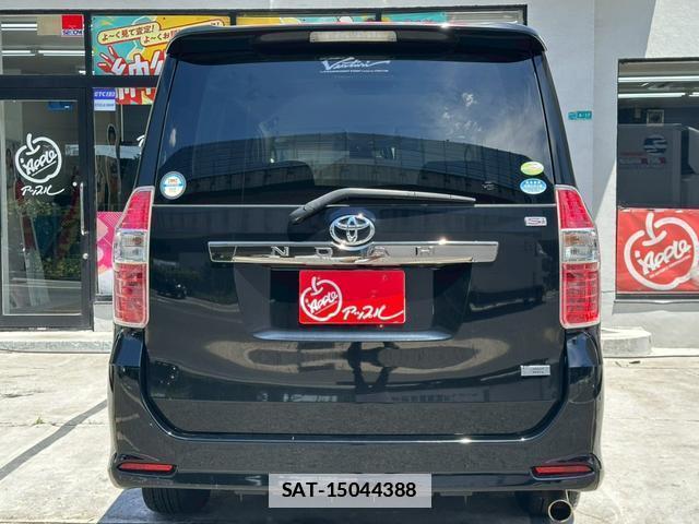 Toyota NOAH 2008-02 7813885-9