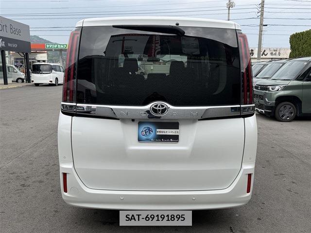 Toyota NOAH 2021-02 7814359-18