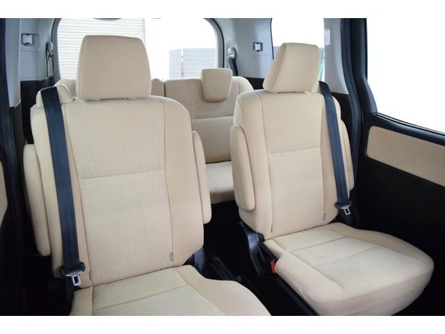 Toyota NOAH 2014-02 7814588-18