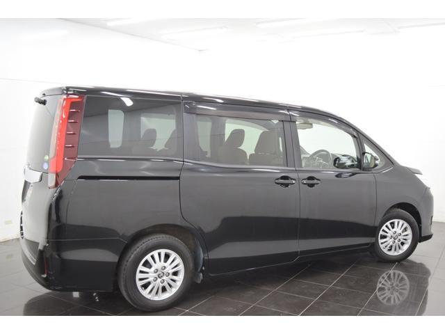 Toyota NOAH 2014-02 7814588-8