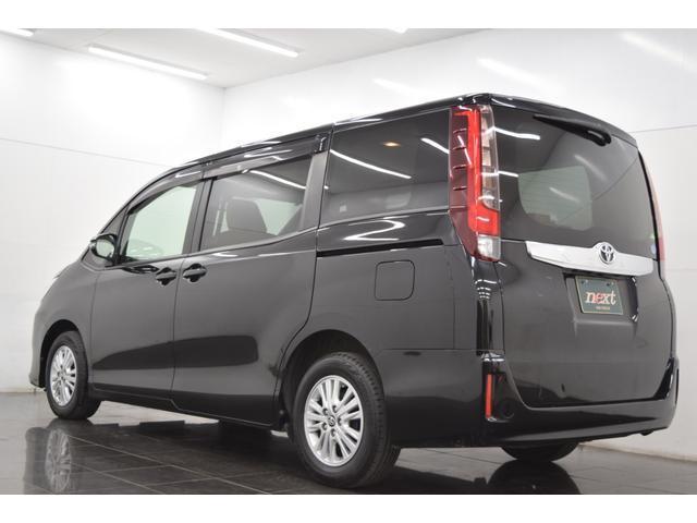 Toyota NOAH 2014-02 7814588-9