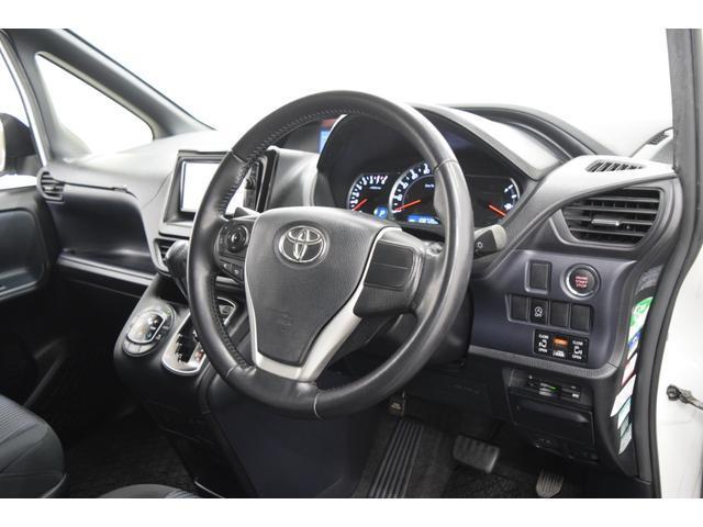 Toyota NOAH 2015-06 7814610-16