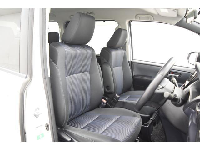 Toyota NOAH 2015-06 7814610-17