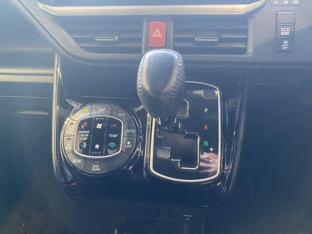 Toyota NOAH 2017-03 7814649-10