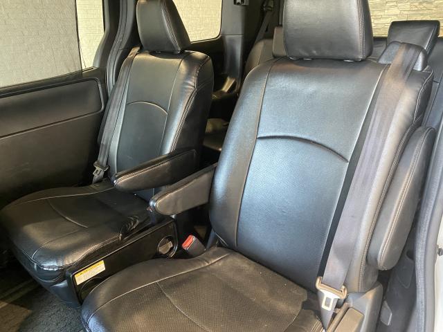 Toyota NOAH 2017-03 7814649-17
