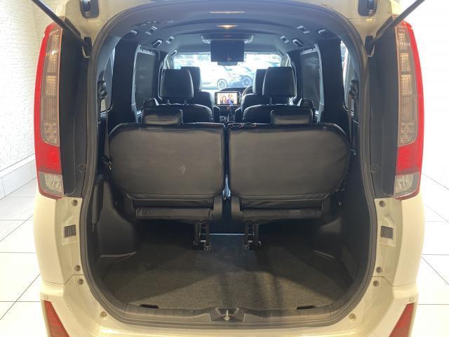 Toyota NOAH 2017-03 7814649-9