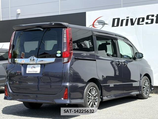 Toyota NOAH 2014-09 7814710-1
