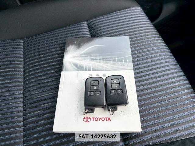 Toyota NOAH 2014-09 7814710-13