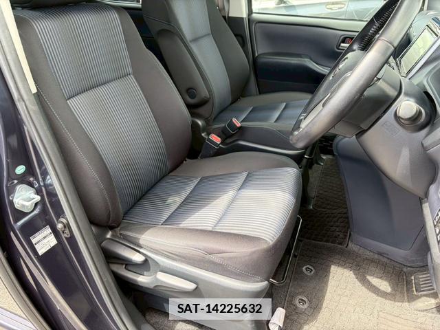 Toyota NOAH 2014-09 7814710-5