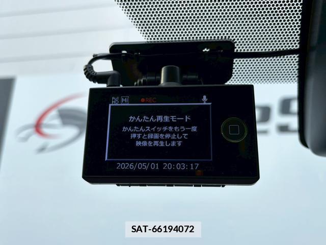 Toyota NOAH 2017-04 7814714-11