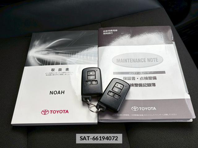 Toyota NOAH 2017-04 7814714-12
