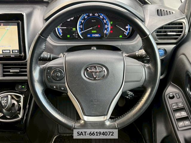 Toyota NOAH 2017-04 7814714-14